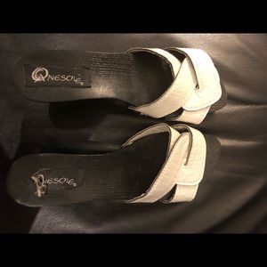 Black Kitten Heel Onesole Sandal